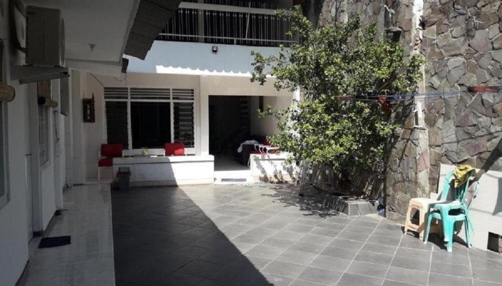 Hotel Graha Teras Syariah Surabaya Exterior foto